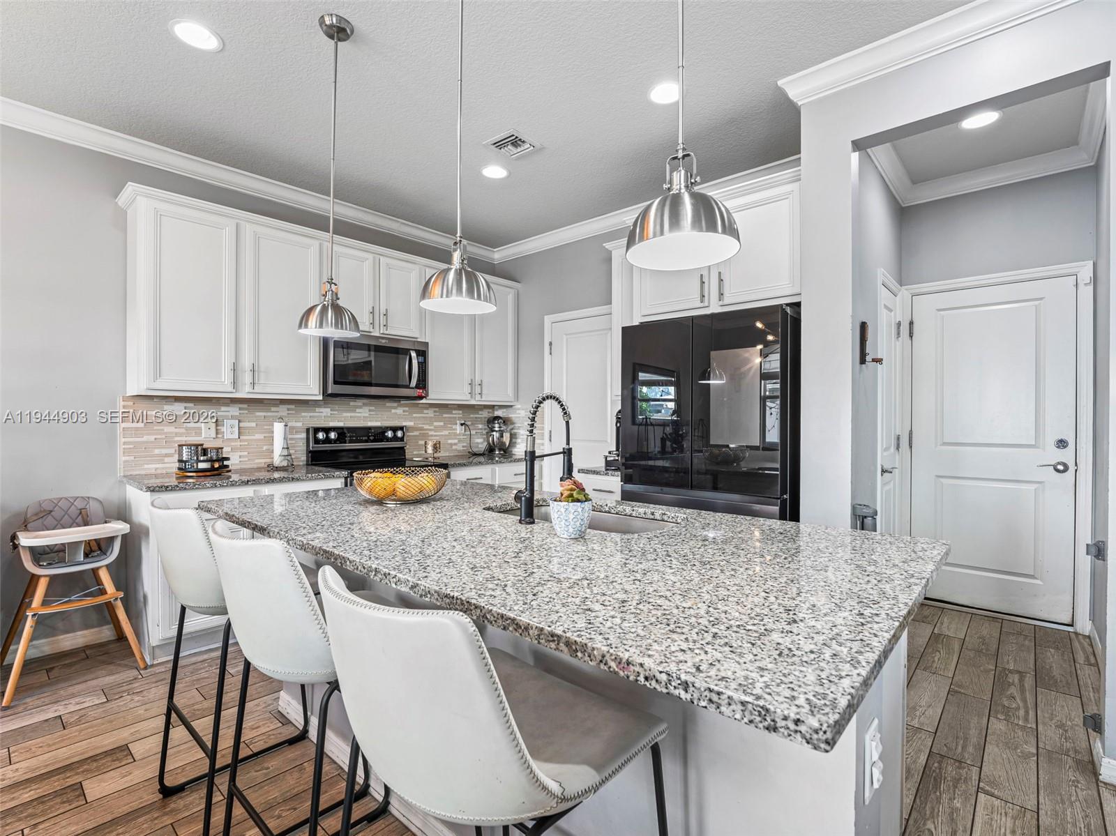 3953 3 / 3 1768 кв.футов $ 2026-01-13 0 Фото