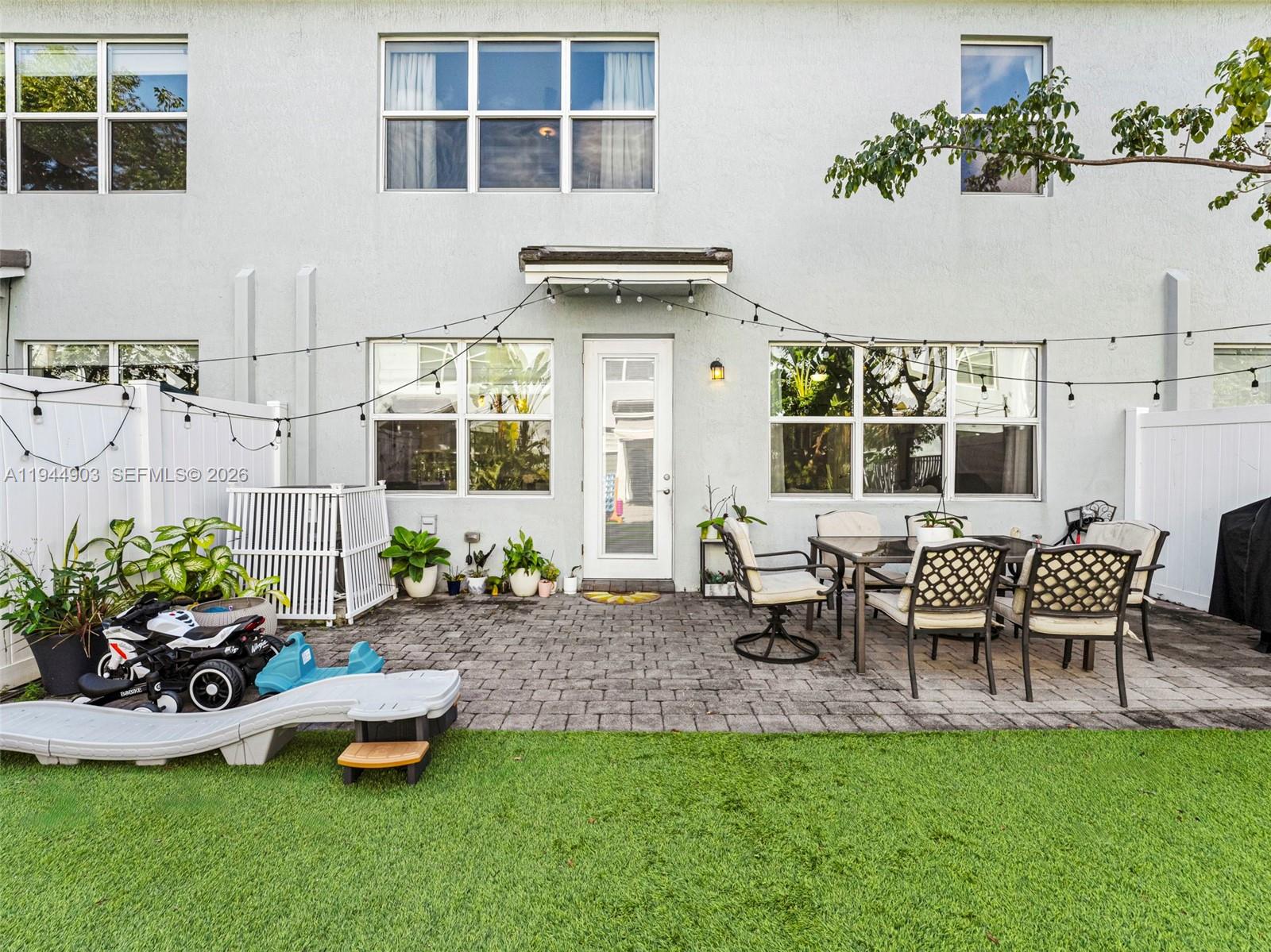 3953 3 / 3 1768 кв.футов $ 2026-01-13 0 Фото