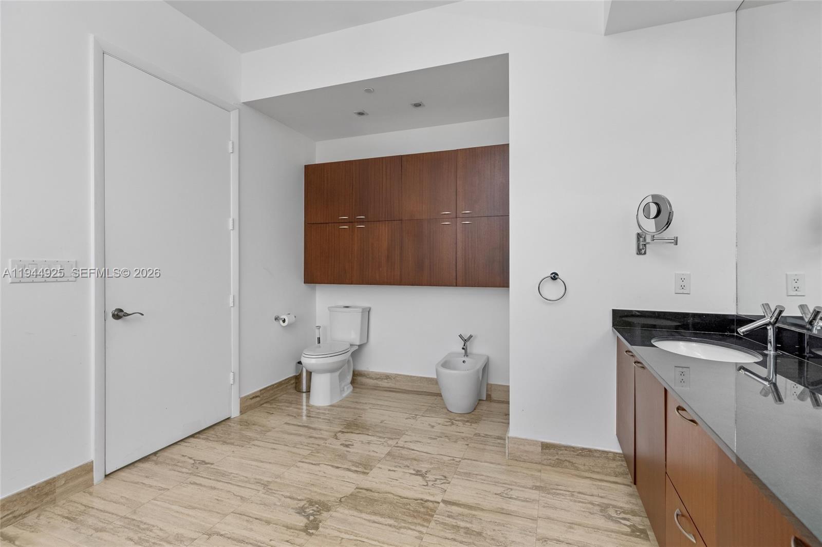 2704 3 / 4 2327 sq. ft. $ 2026-01-13 0 foto