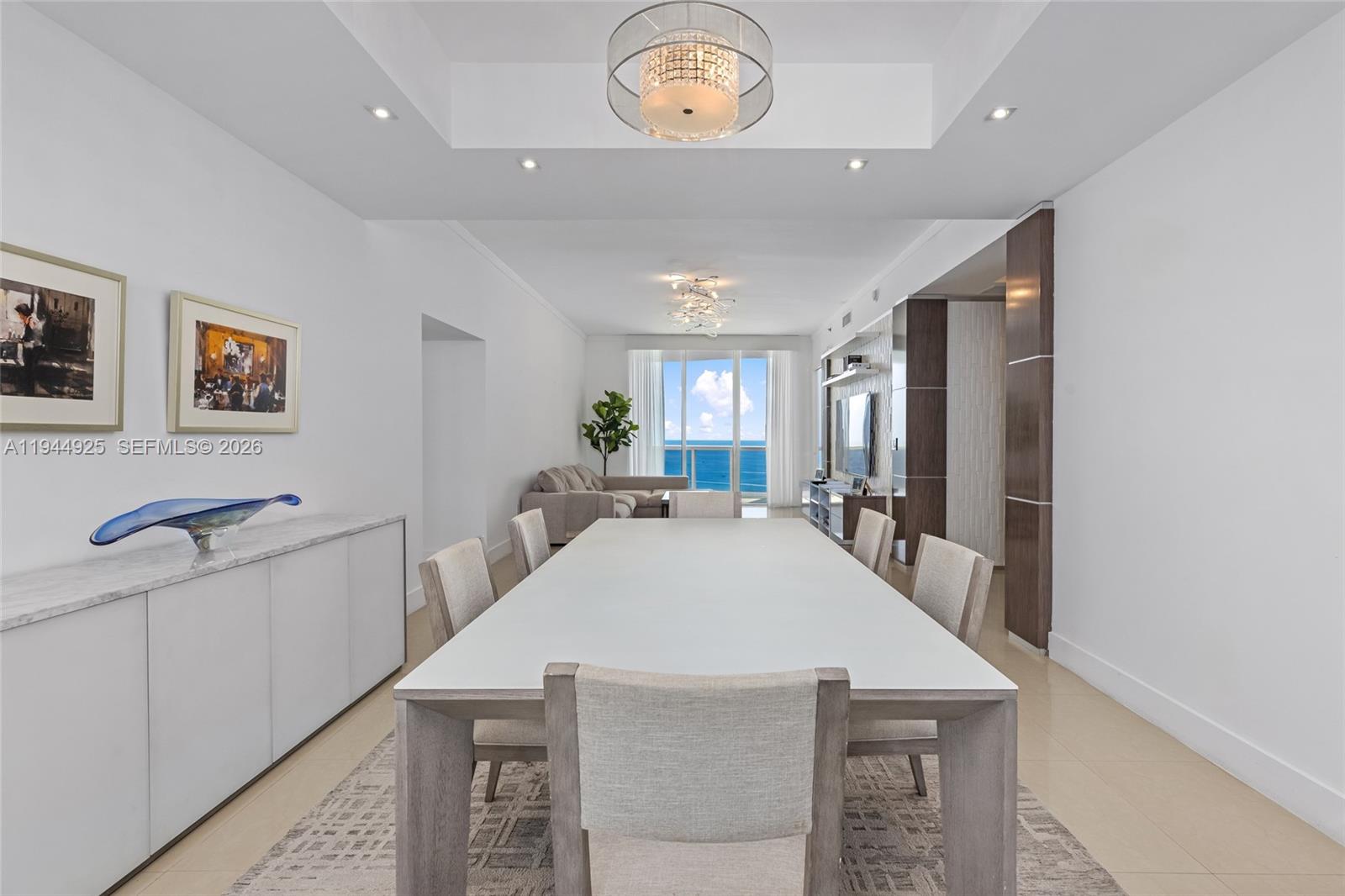 2704 3 / 4 2327 sq. ft. $ 2026-01-13 0 foto