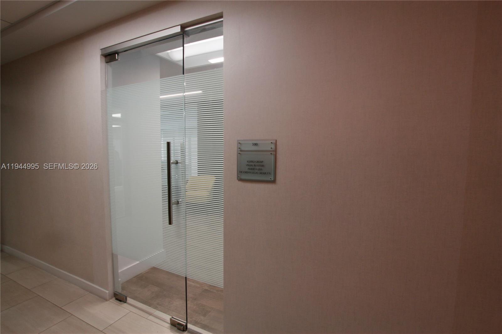 500  /   кв.футов $ 2026-01-13 0 Фото