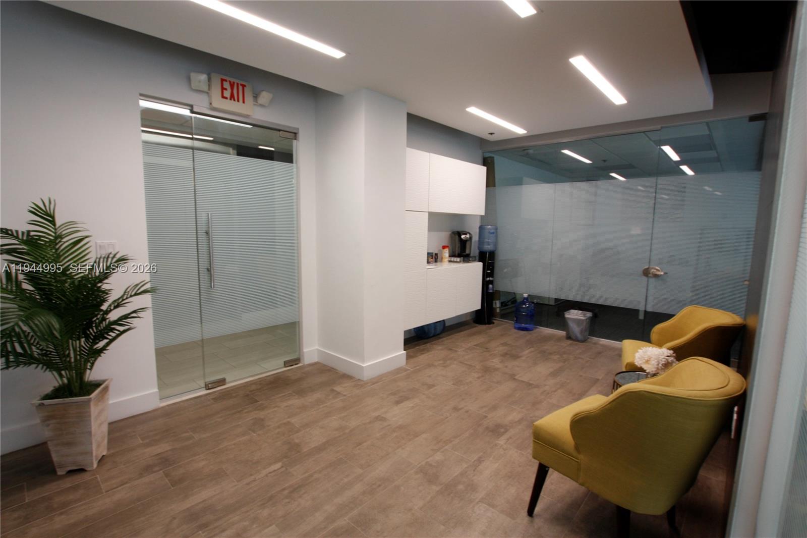 500  /   кв.футов $ 2026-01-13 0 Фото