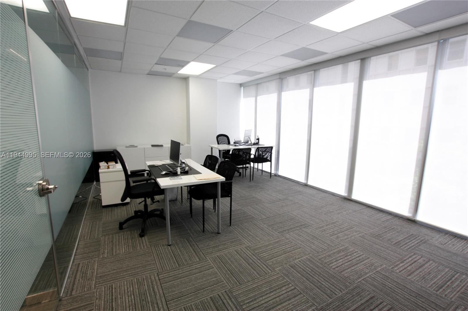 500  /   кв.футов $ 2026-01-13 0 Фото