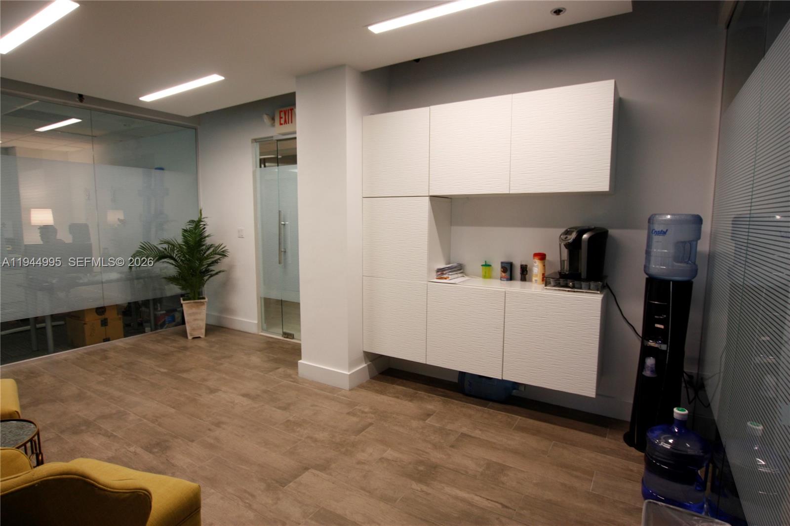 500  /   кв.футов $ 2026-01-13 0 Фото