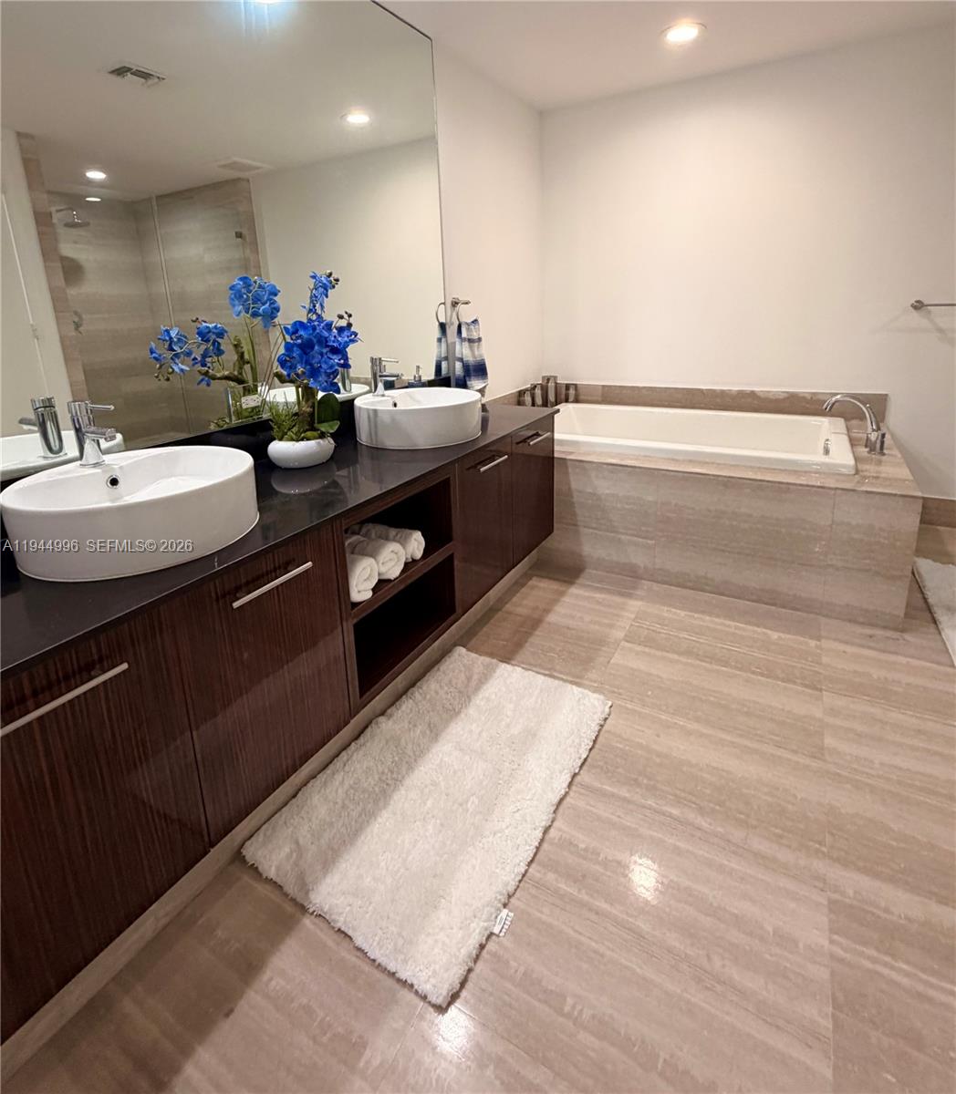 Photo of 3951 Ocean Dr  #602, Hollywood, Florida, 33019 - 