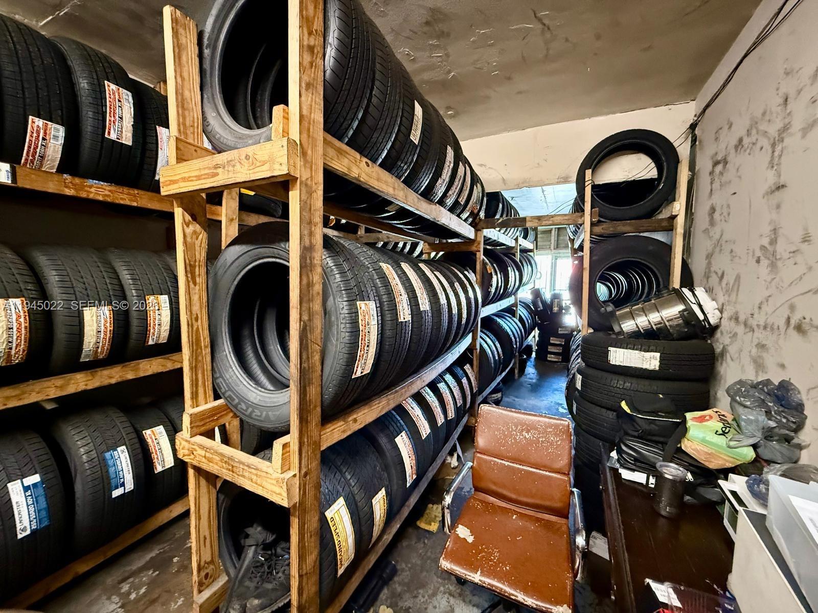   /   кв.футов $ 2026-01-13 0 Фото