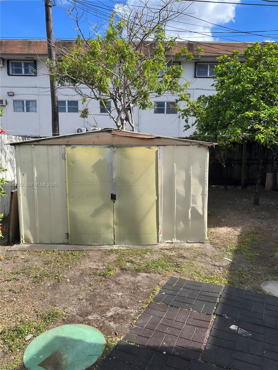   /  1425 кв.футов $ 2026-01-14 0 Фото