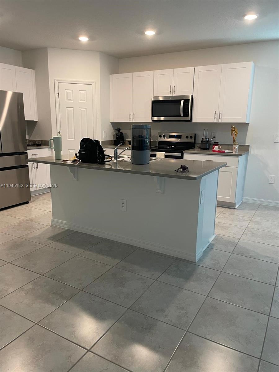Ver detalles 3829 3 / 2 sq. ft. $ 2026-04-28 0 foto