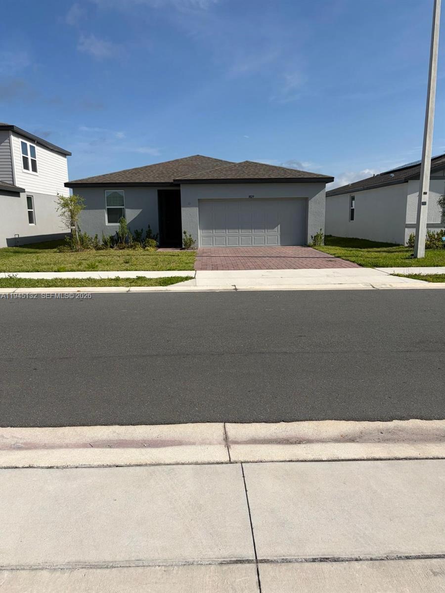 Ver detalles 3829 3 / 2 sq. ft. $ 2026-04-28 0 foto
