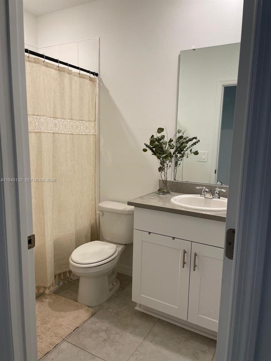Ver detalles 3829 3 / 2 sq. ft. $ 2026-04-28 0 foto