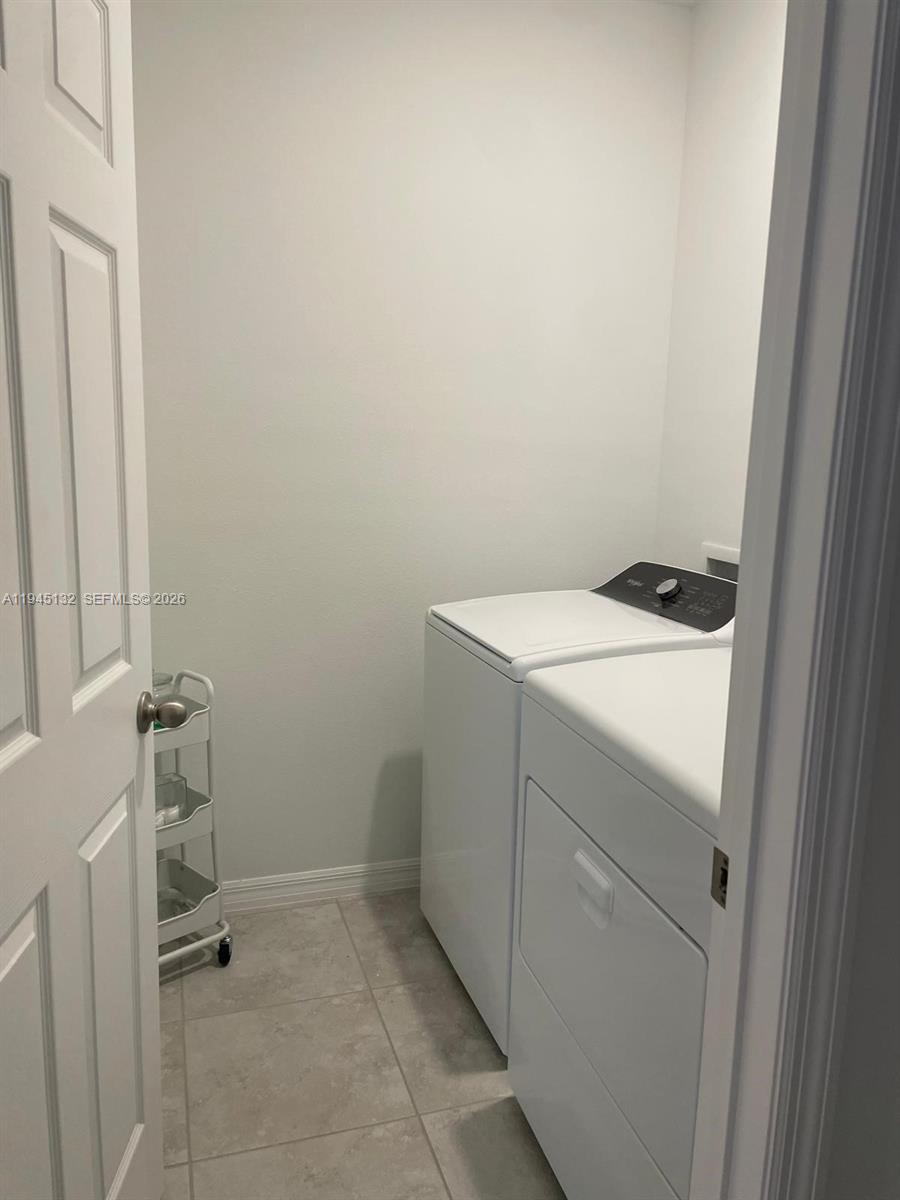 Ver detalles 3829 3 / 2 sq. ft. $ 2026-04-28 0 foto