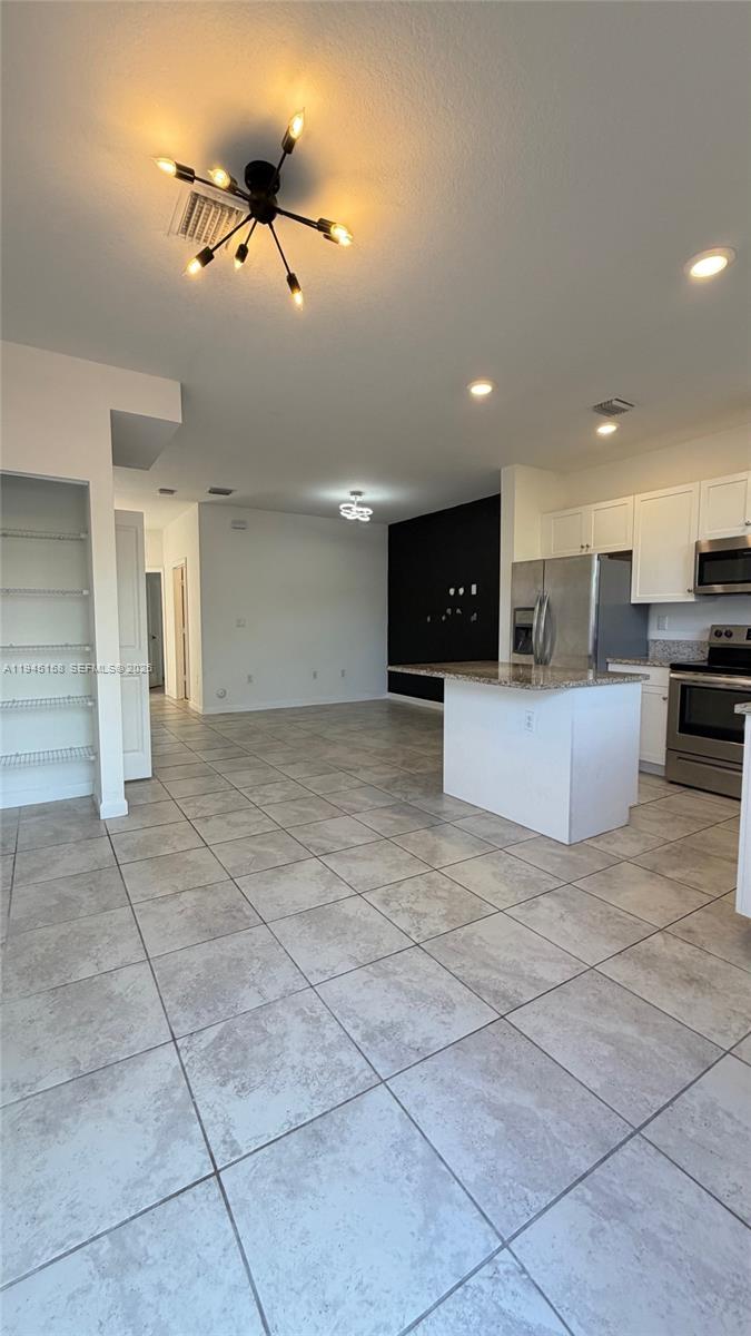 11383 3 / 3 1326 sq. ft. $ 2026-01-14 0 Photo