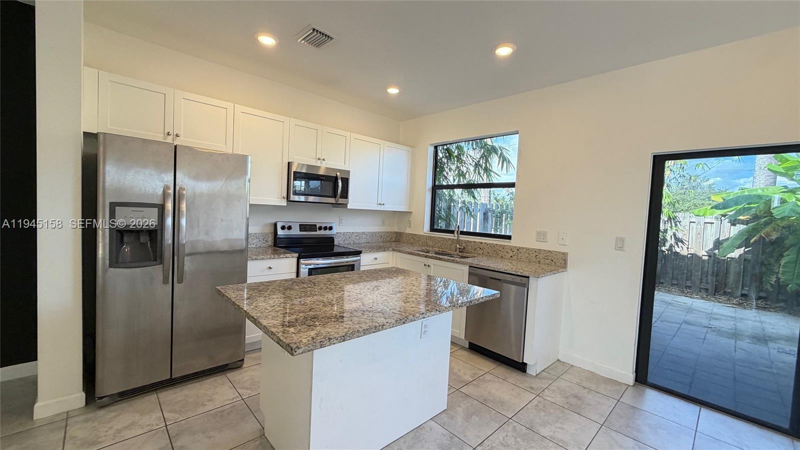 11383 3 / 3 1326 sq. ft. $ 2026-01-14 0 Photo