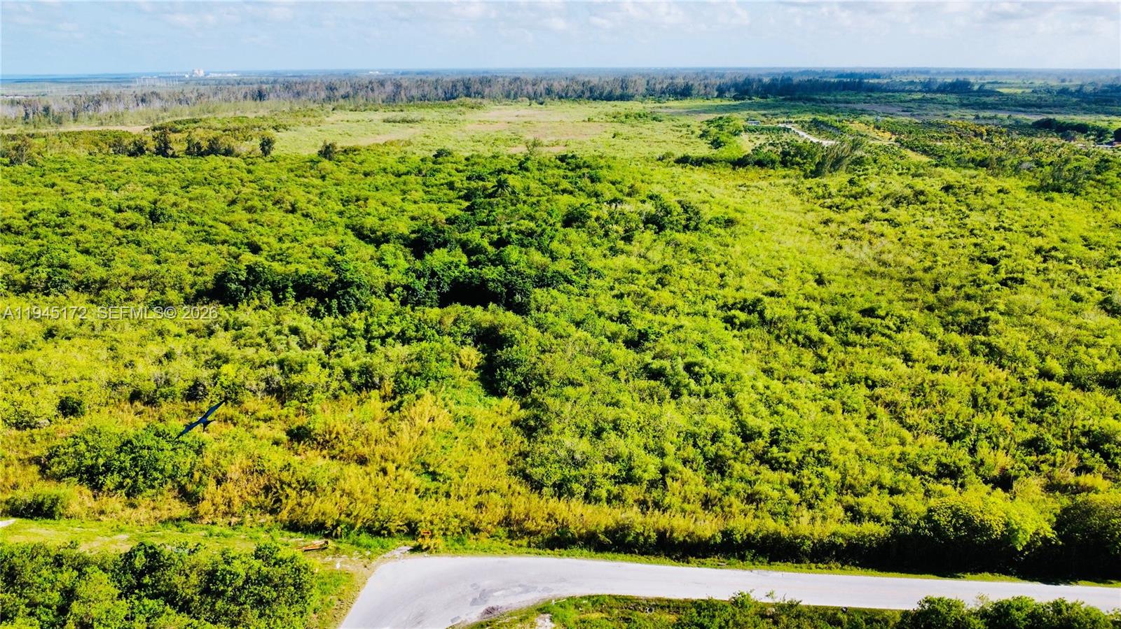   /   кв.футов $ 2026-01-14 0 Фото