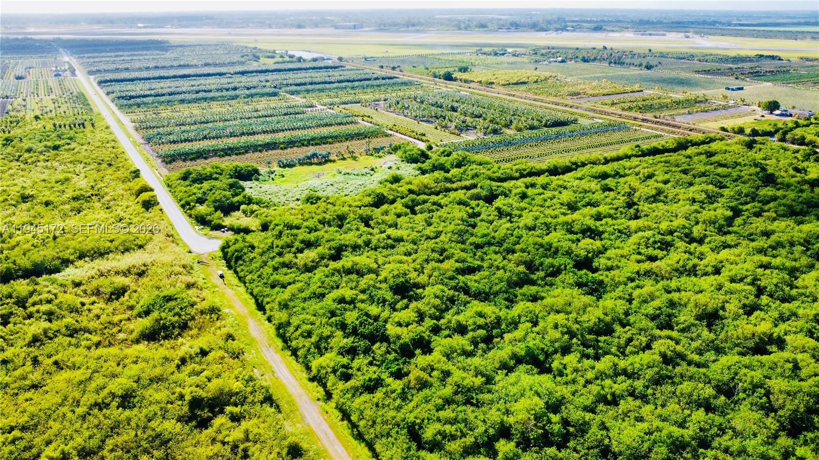   /   кв.футов $ 2026-01-14 0 Фото