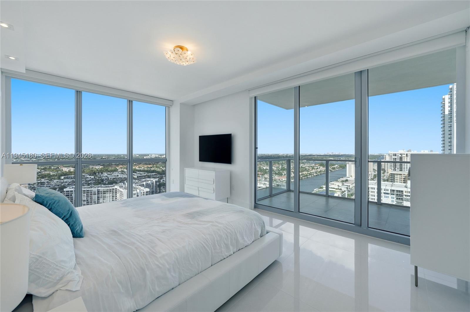 Photo of 3101 Ocean Dr  #2601, Hollywood, Florida, 33019 - 
