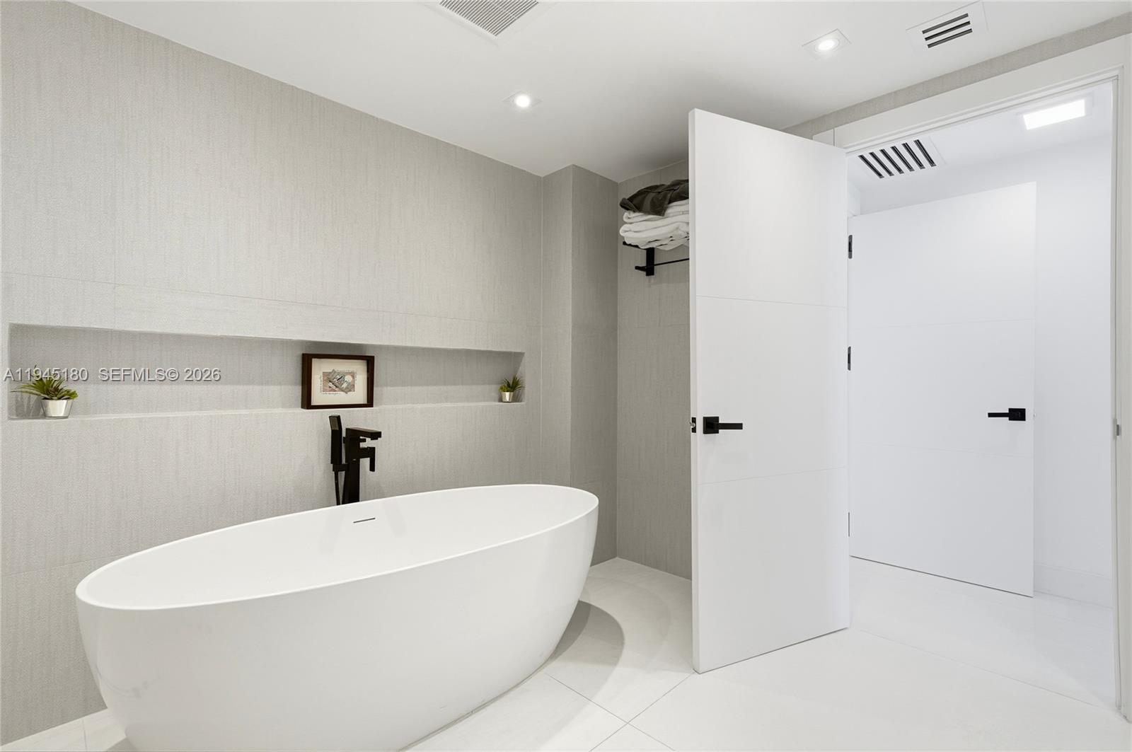 Photo of 3101 Ocean Dr  #2601, Hollywood, Florida, 33019 - 