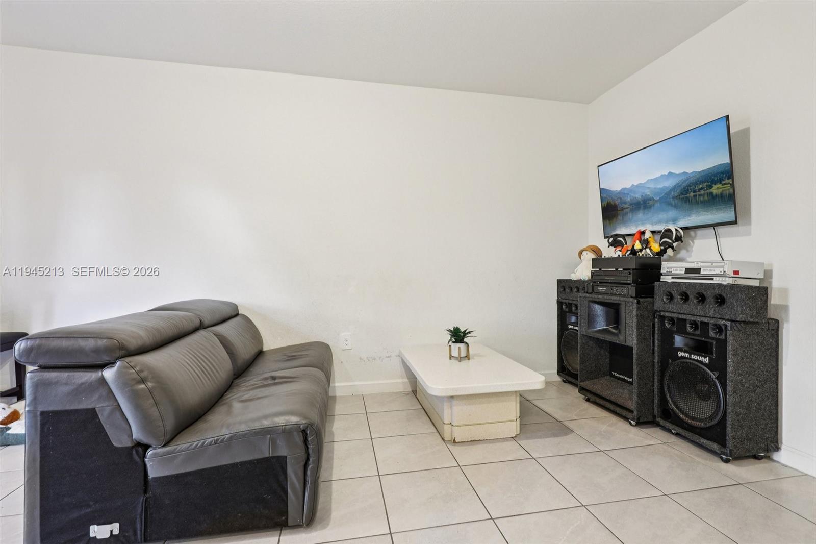 11771 3 / 3 1612 sq. ft. $ 2026-01-14 0 Photo