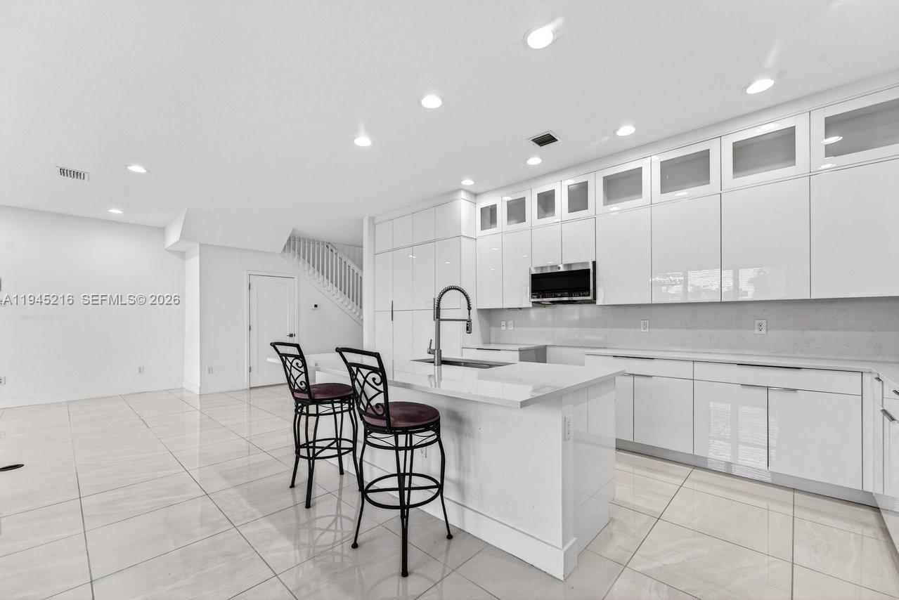 16575 5 / 4 2512 sq. ft. $ 2026-01-14 0 Photo