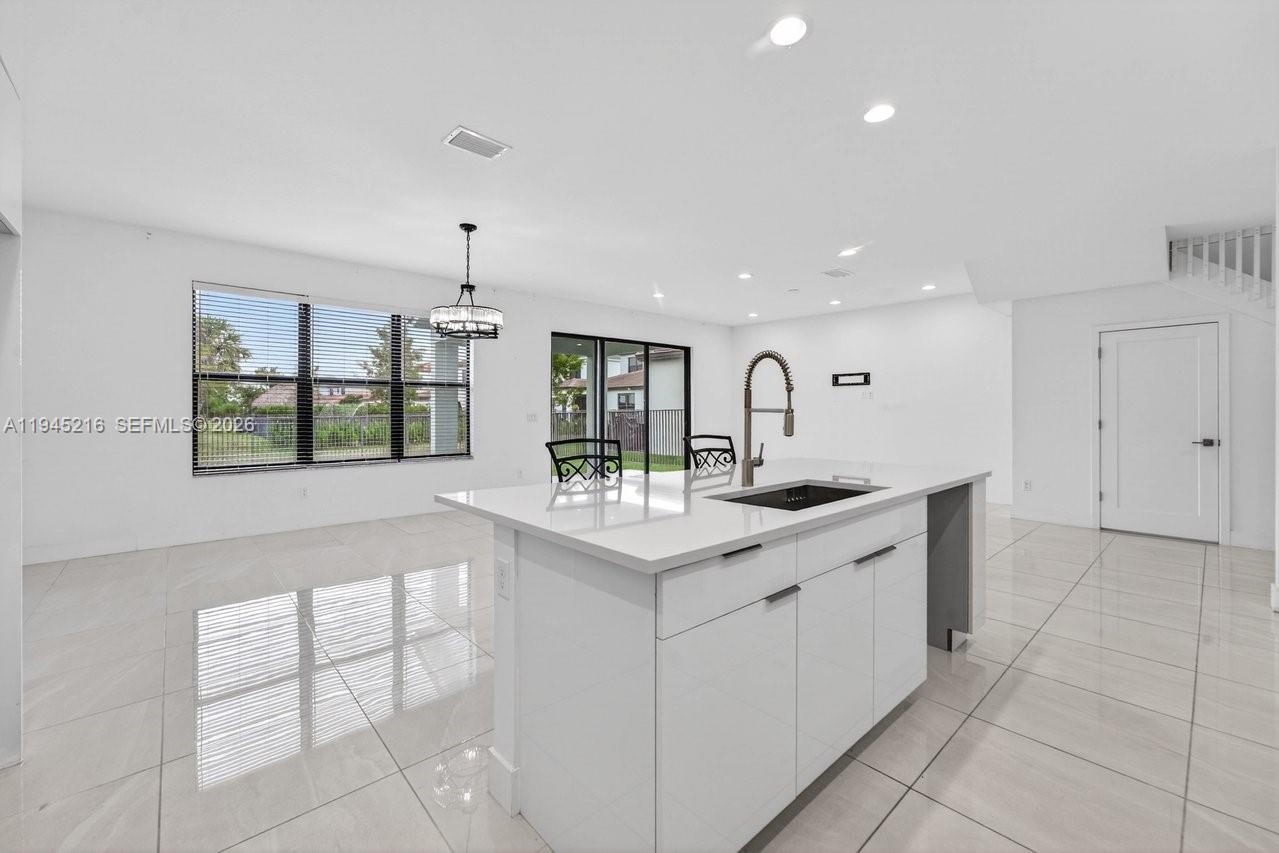 16575 5 / 4 2512 sq. ft. $ 2026-01-14 0 Photo