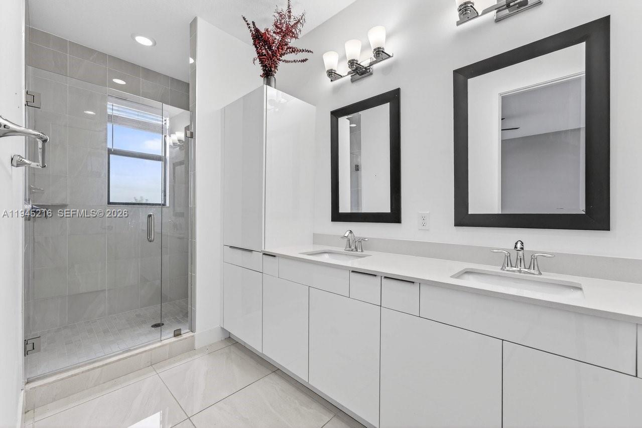 16575 5 / 4 2512 sq. ft. $ 2026-01-14 0 Photo