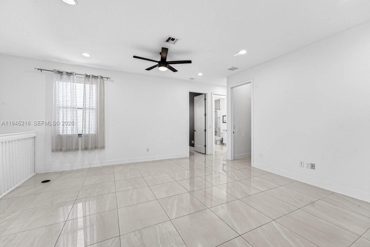 16575 5 / 4 2512 sq. ft. $ 2026-01-14 0 Photo