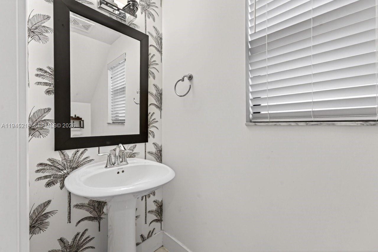 16575 5 / 4 2512 sq. ft. $ 2026-01-14 0 Photo