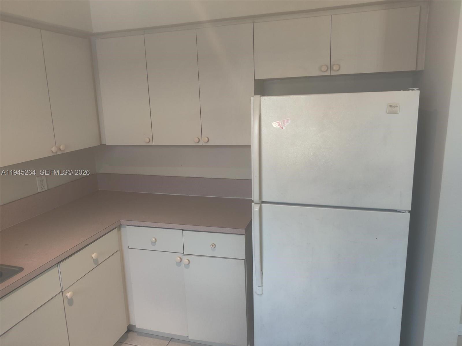   /  2100 кв.футов $ 2026-01-14 0 Фото