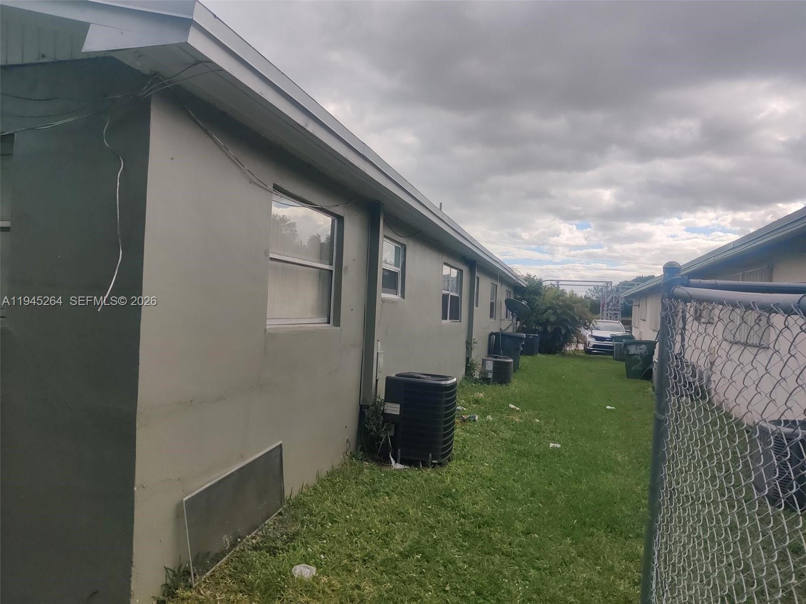   /  2100 кв.футов $ 2026-01-14 0 Фото