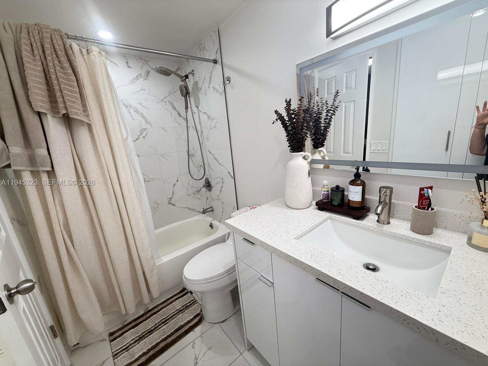 1004 1 / 2 844 кв.футов $ 2026-01-14 0 Фото