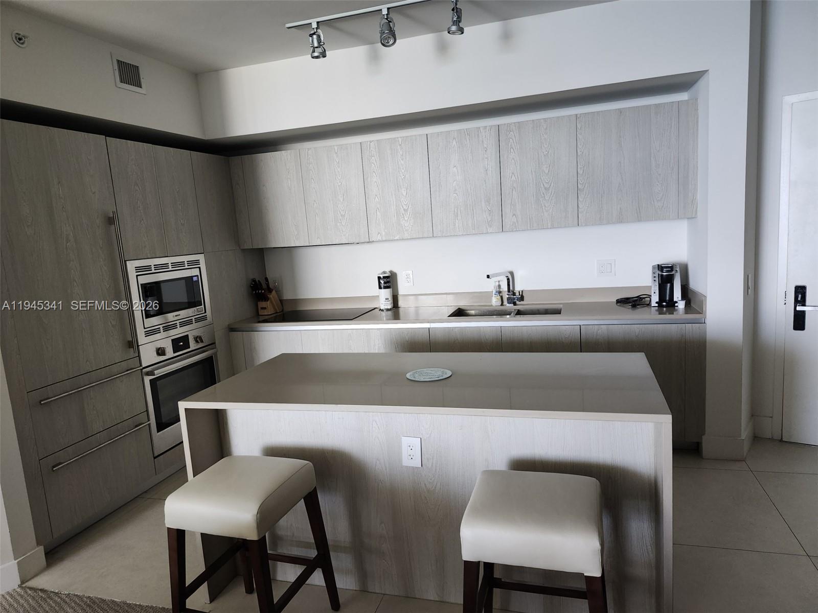 3610 1 / 1 850 кв.футов $ 2026-01-14 0 Фото