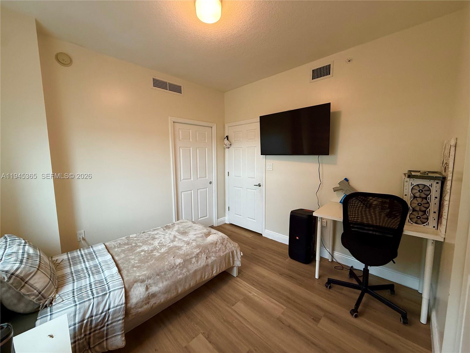 Photo of 140 Dixie Hwy  #437, Hollywood, Florida, 33020 - 