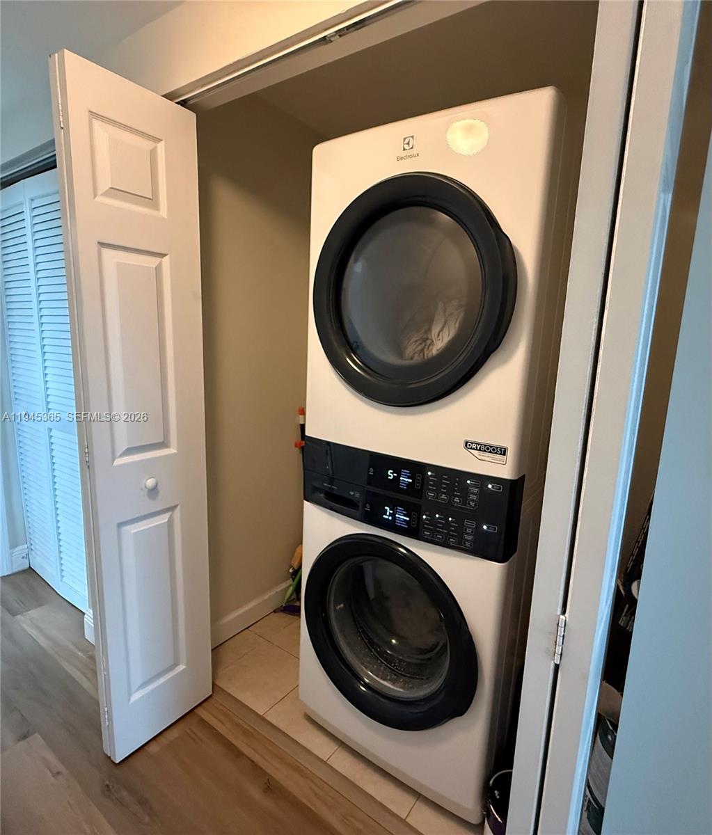 Photo of 140 Dixie Hwy  #437, Hollywood, Florida, 33020 - 