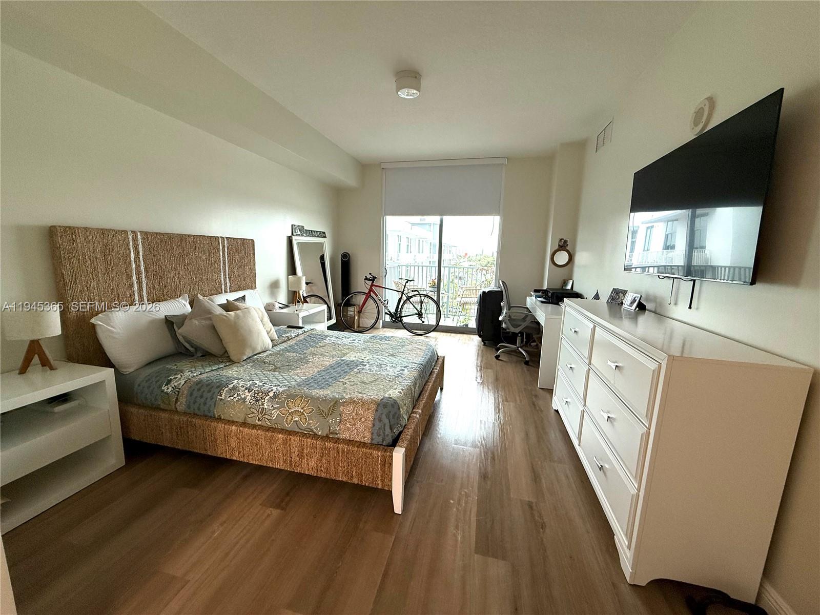 Photo of 140 Dixie Hwy  #437, Hollywood, Florida, 33020 - 