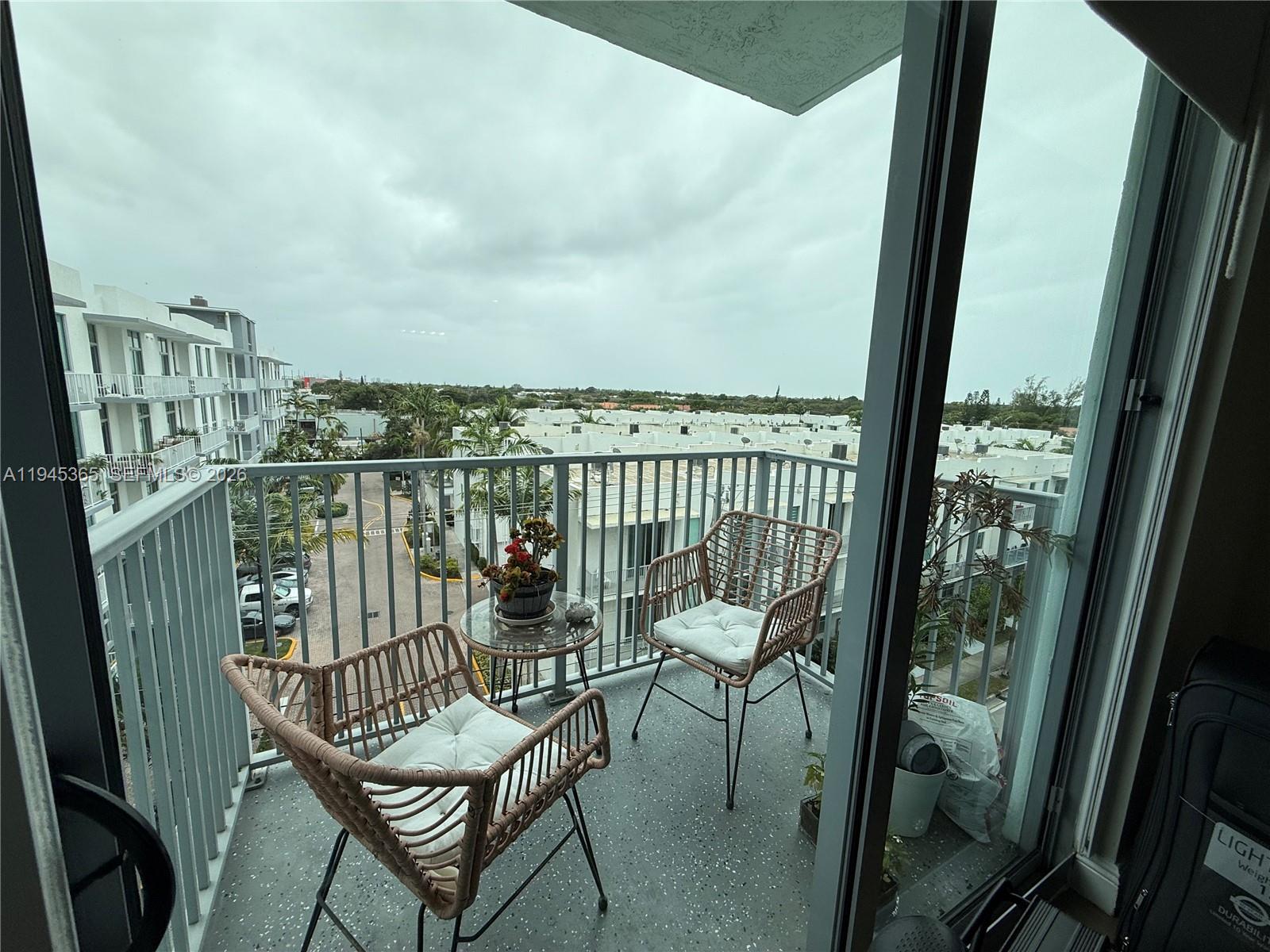 Photo of 140 Dixie Hwy  #437, Hollywood, Florida, 33020 - 