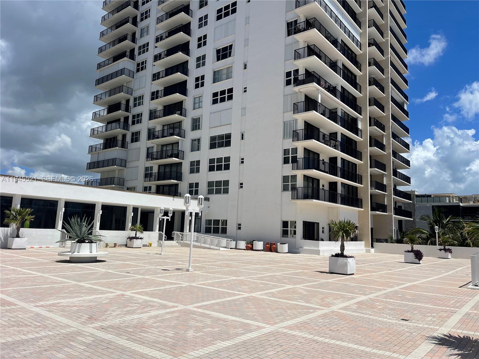 Photo of 2101 Ocean Dr  #1404, Hollywood, Florida, 33019 - 