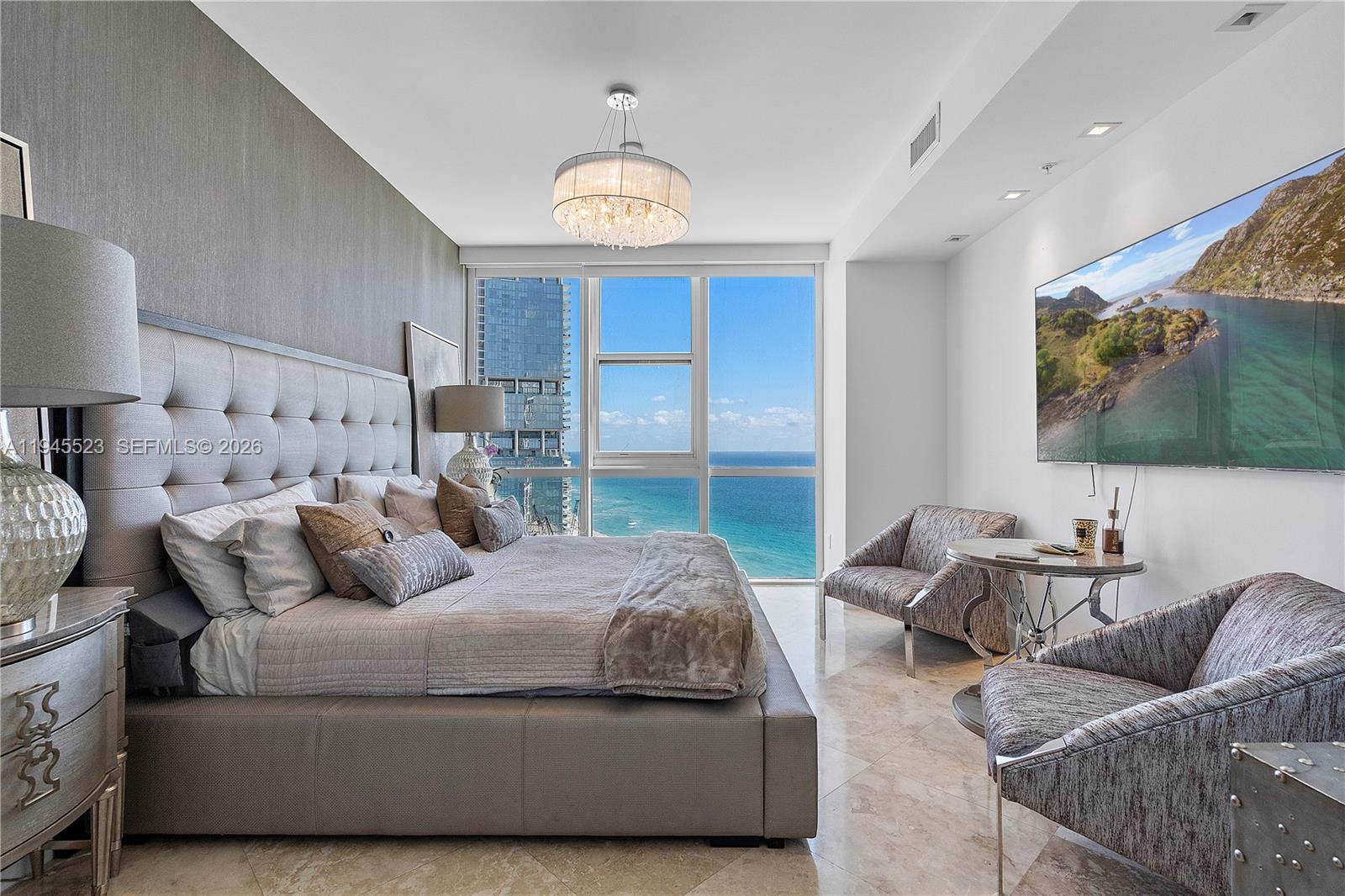 4404 3 / 4 2174 sq. ft. $ 2026-01-16 0 foto