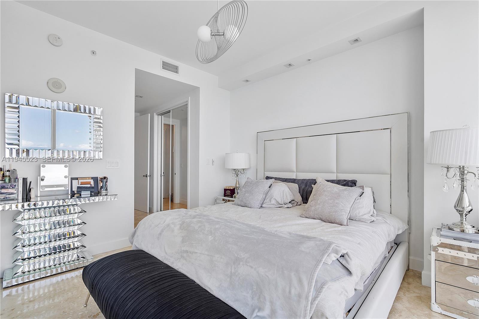 4404 3 / 4 2174 sq. ft. $ 2026-01-16 0 foto