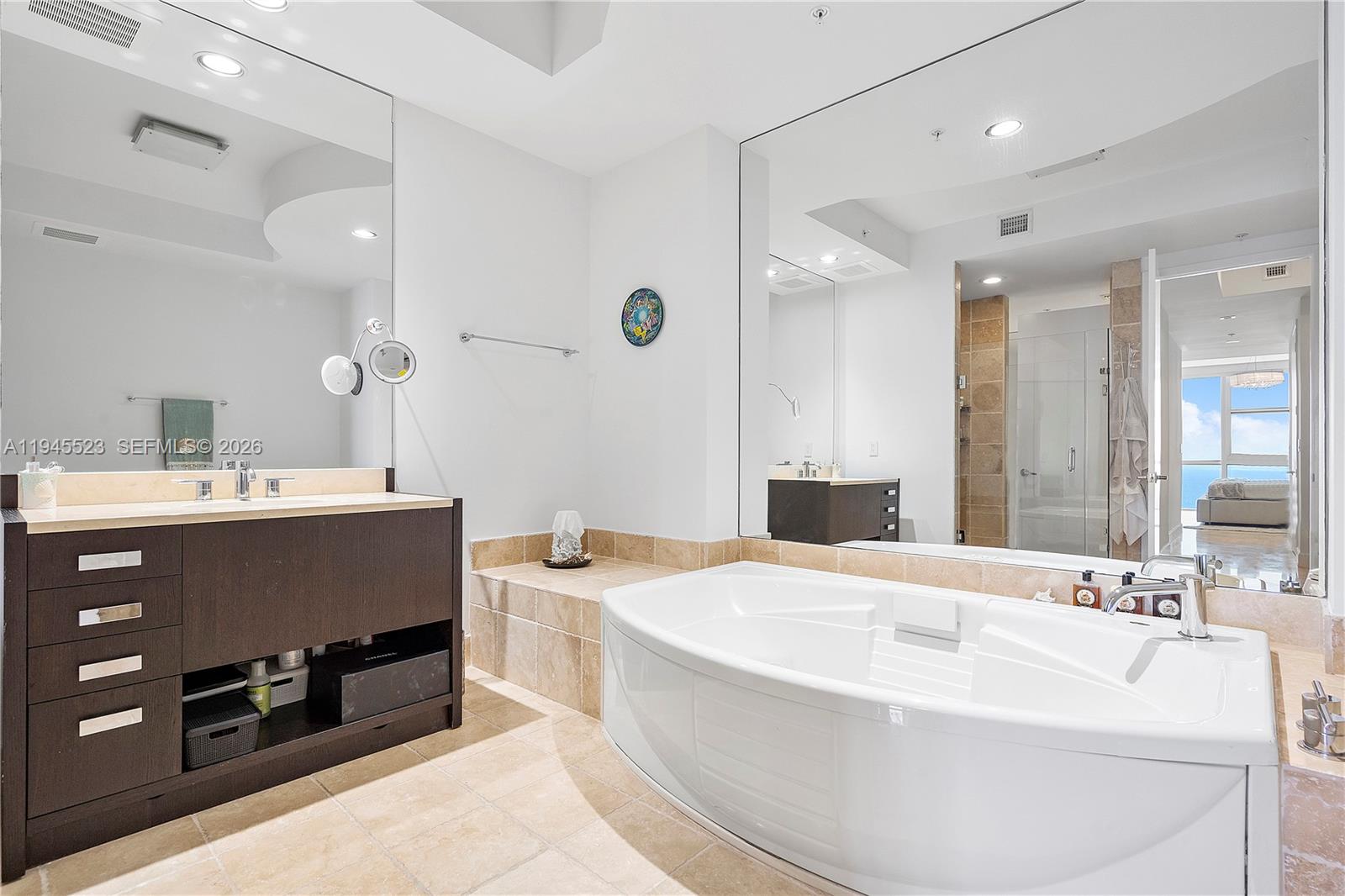 4404 3 / 4 2174 sq. ft. $ 2026-01-16 0 foto