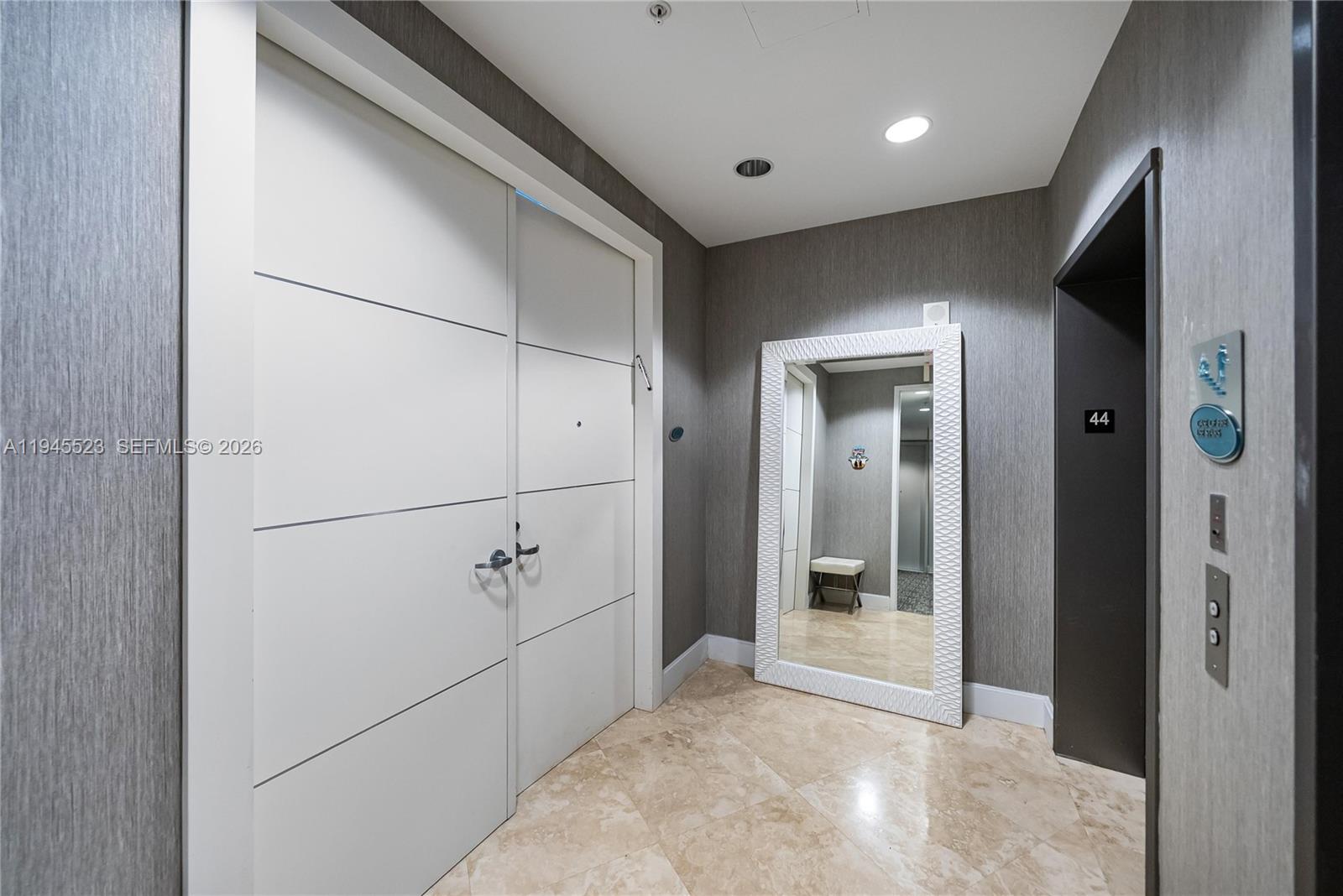 4404 3 / 4 2174 sq. ft. $ 2026-01-16 0 foto