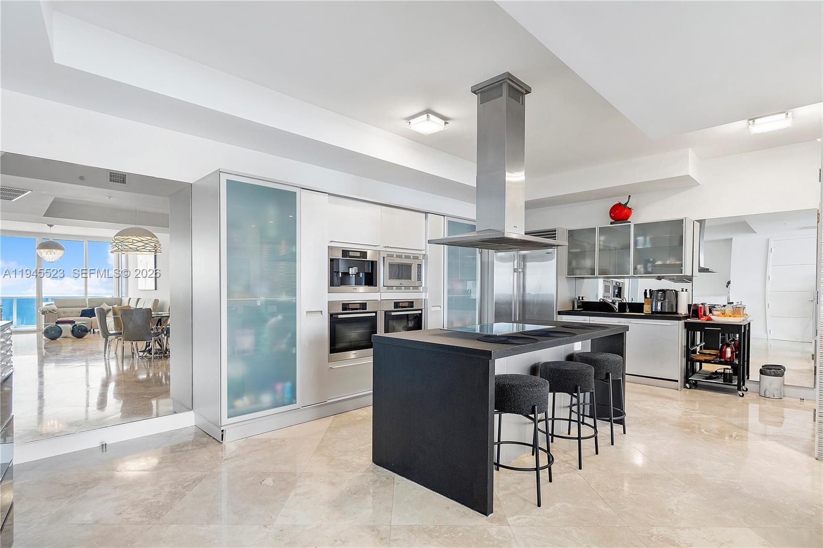 4404 3 / 4 2174 sq. ft. $ 2026-01-16 0 foto