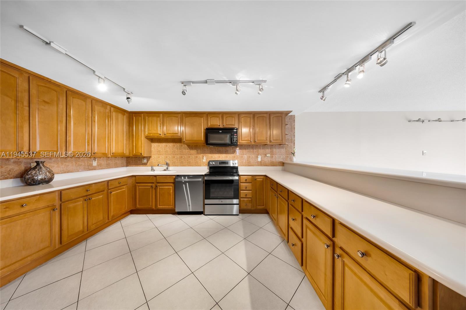 Photo of 600 Three Islands Blvd #212, Hallandale Beach, Florida, 33009 -