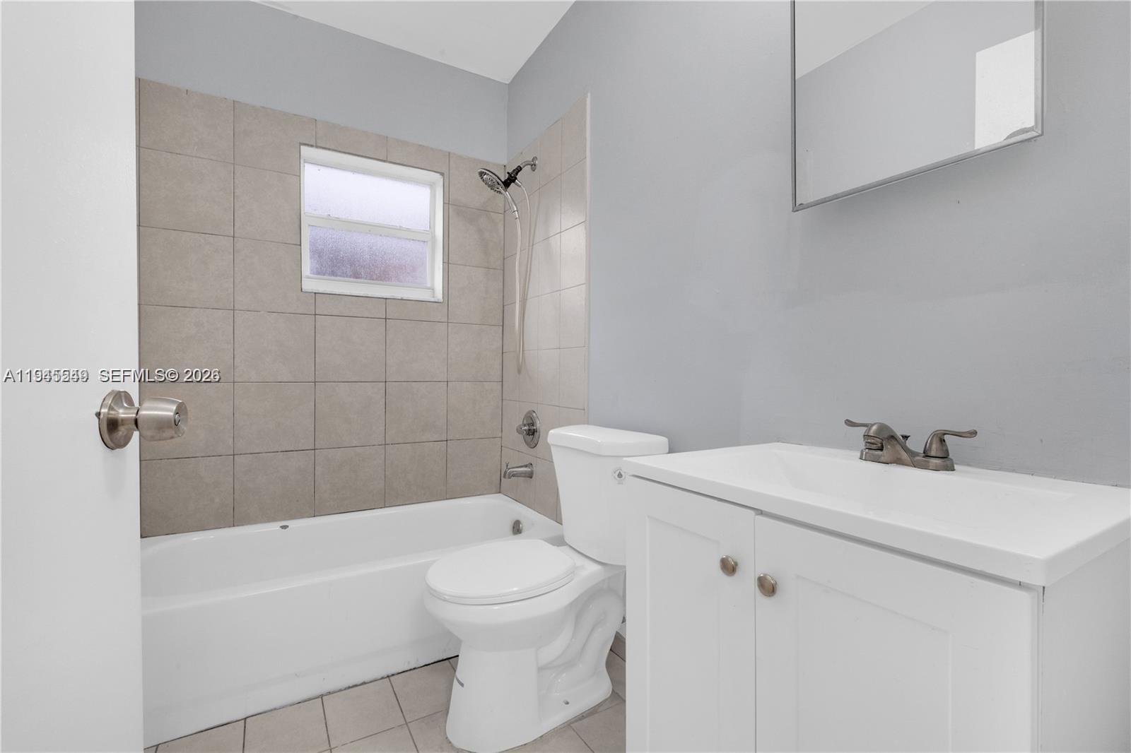   /  2252 кв.футов $ 2026-01-14 0 Фото