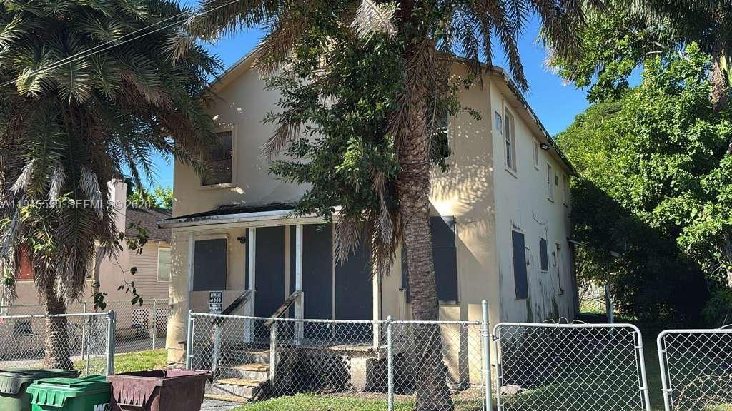   /  1976 кв.футов $ 2026-01-14 0 Фото