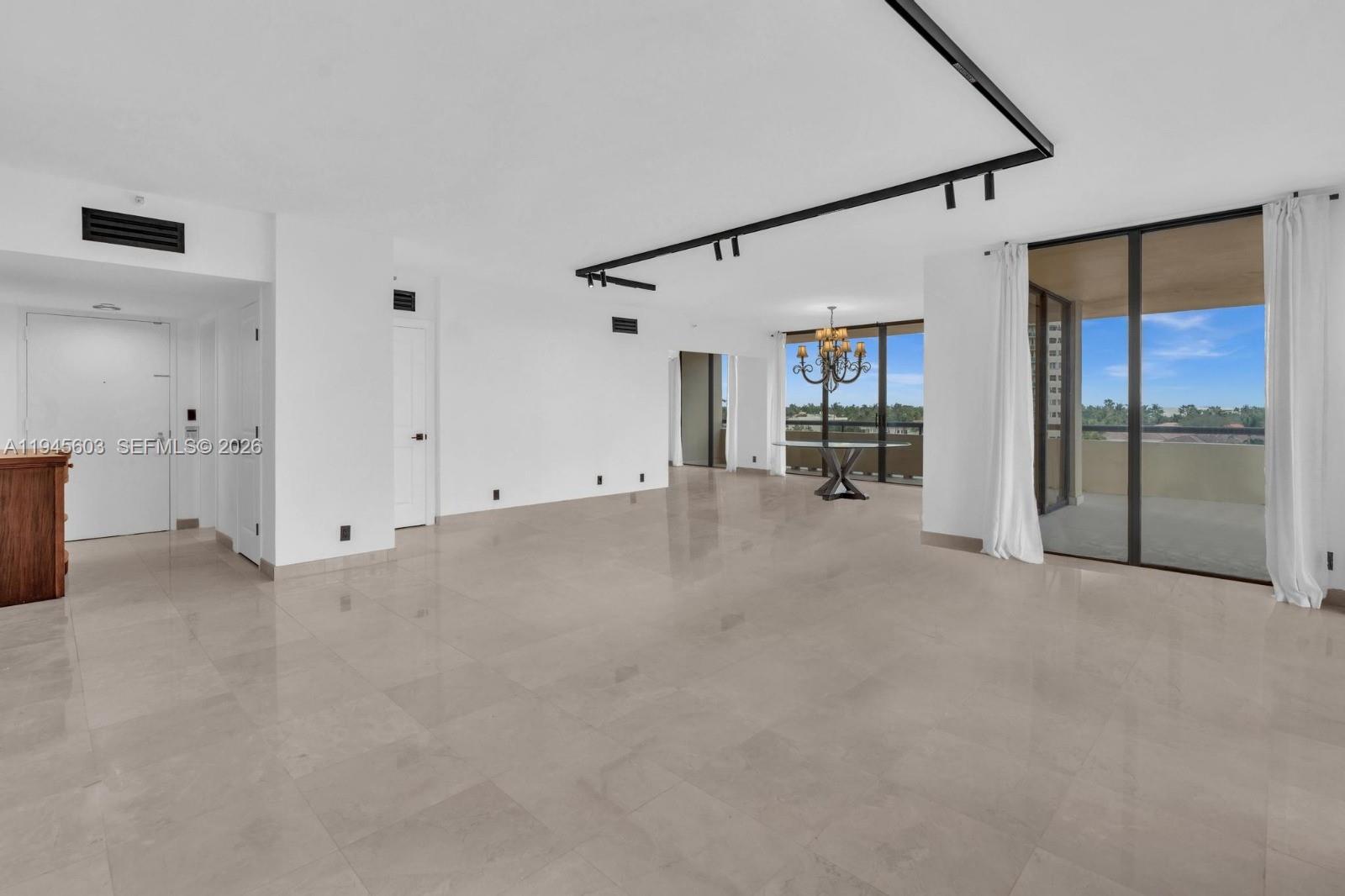 Photo of 19355 Turnberry Way  #3J, Aventura, Florida, 33180 - 