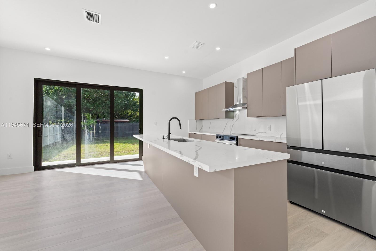   /  2351 sq. ft. $ 2026-01-14 0 foto