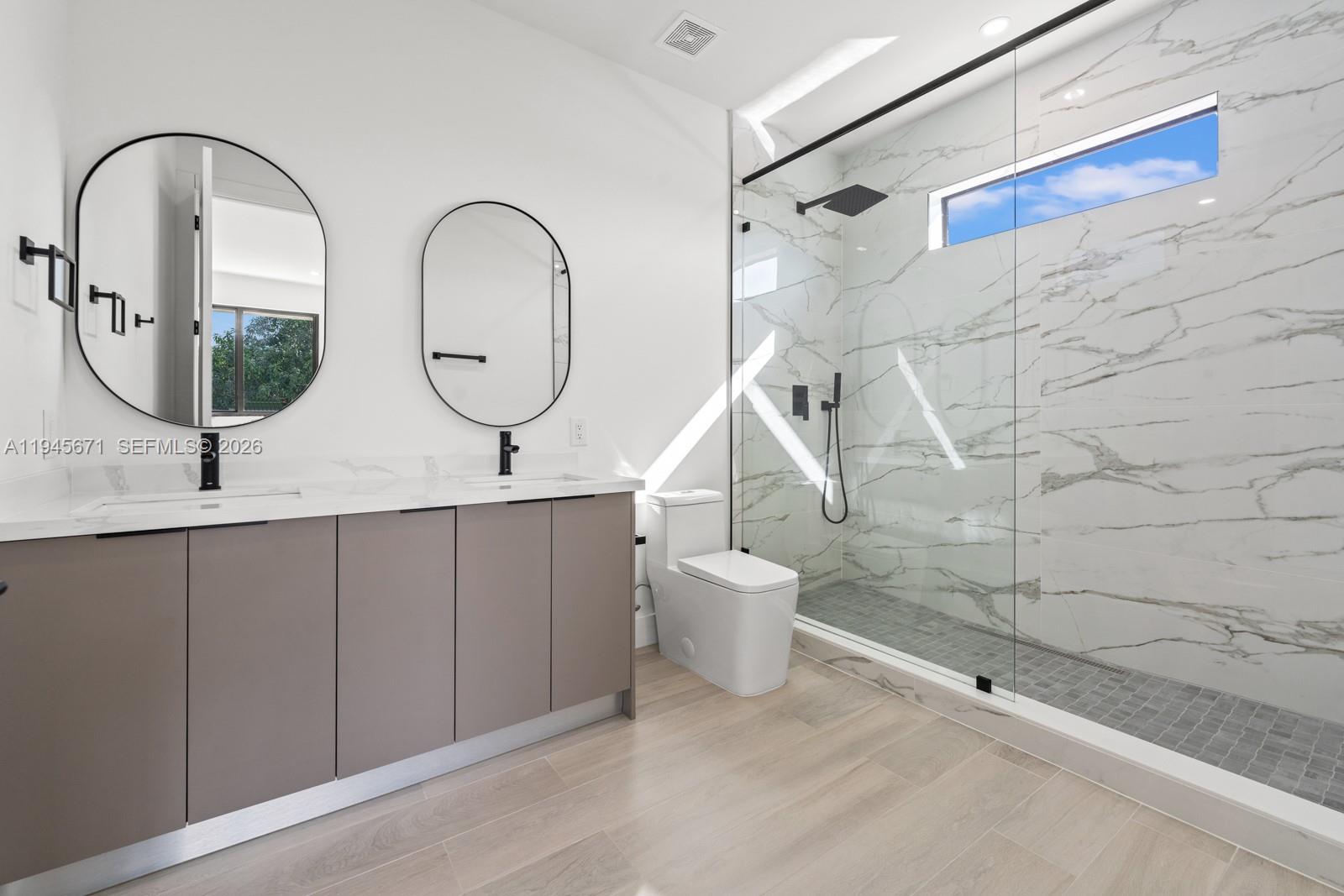   /  2351 sq. ft. $ 2026-01-14 0 foto