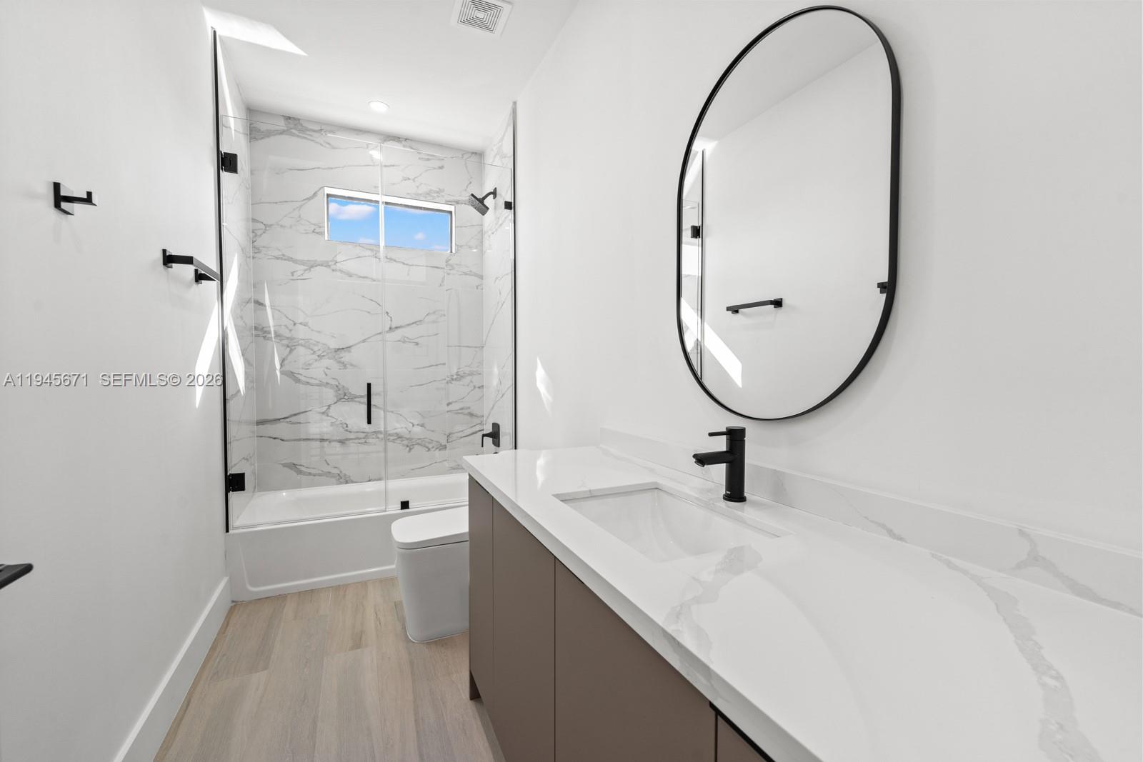   /  2351 sq. ft. $ 2026-01-14 0 foto