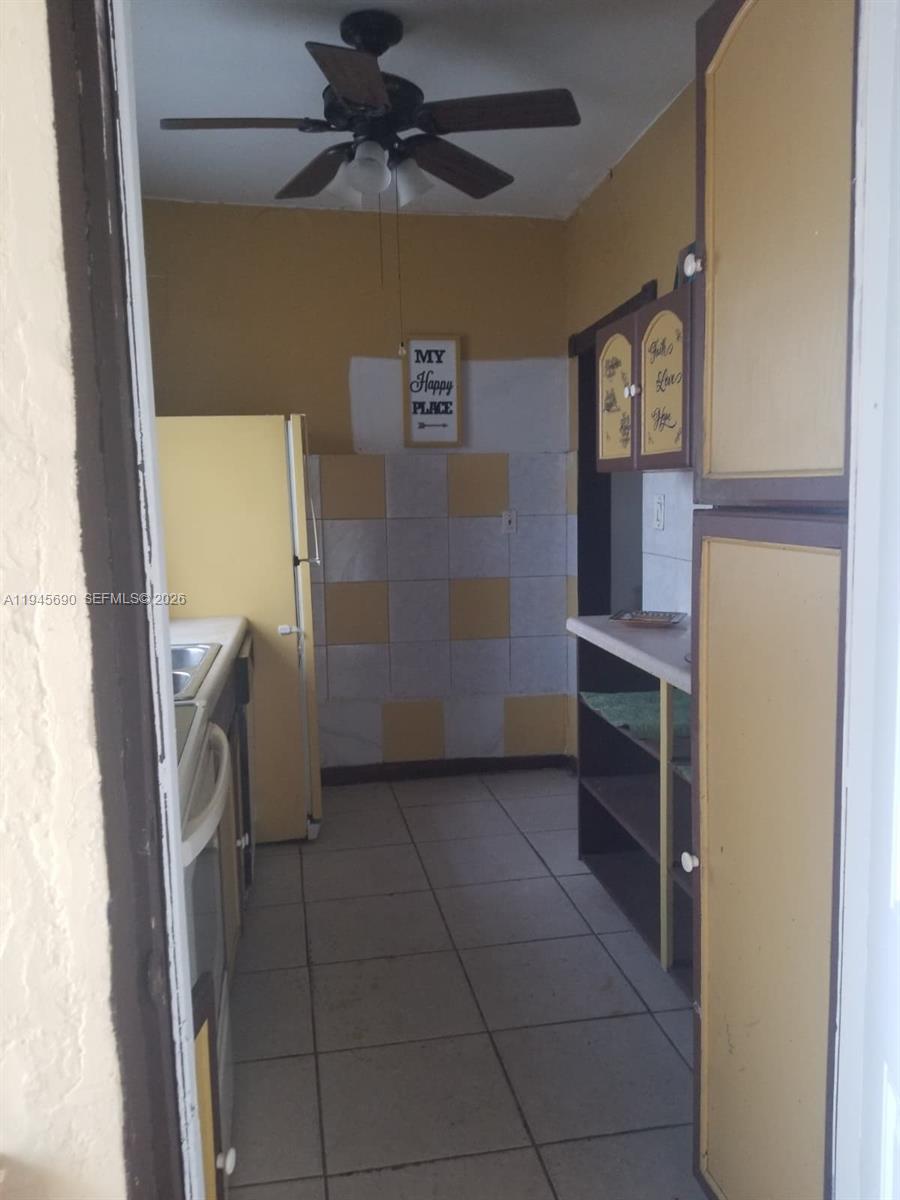   /  1976 кв.футов $ 2026-01-14 0 Фото