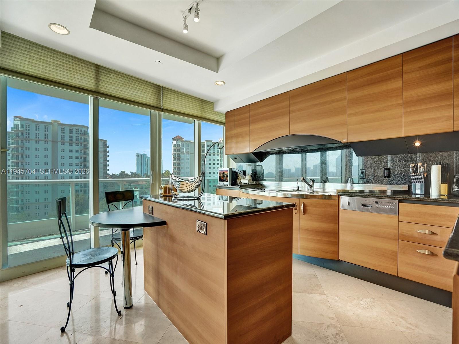 Photo of 19955 38th Ct  #901, Aventura, Florida, 33180 - 